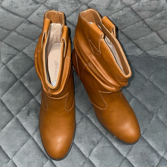 Cowgirl Ankle Boots - Picture 2 of 10